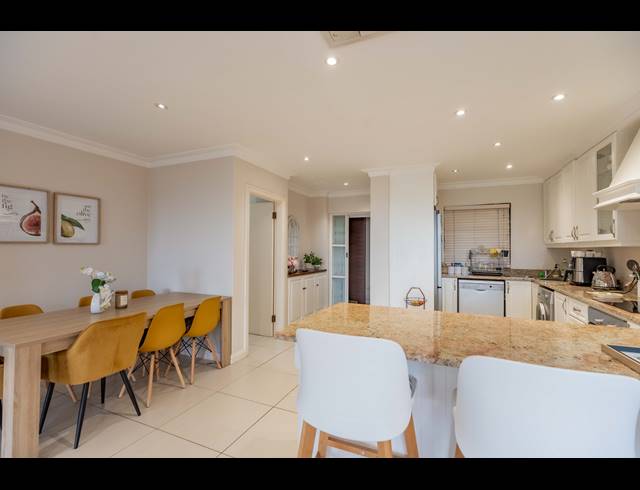 2 BEDROOM APARTMENT FOR SALE IN ESSENWOOD